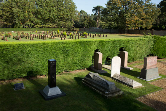 Four-Japanese-students-graves1